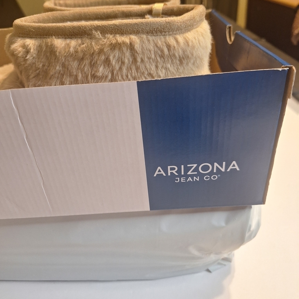 Arizona Jean Company Tan Faux Fur Slippers - Picture 9 of 9